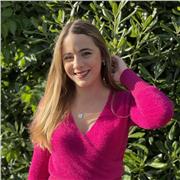 Studentessa universitaria, diplomata al liceo classico, disponibilità in diverse materie e possibilità di fare lezioni in presenza o a distanza